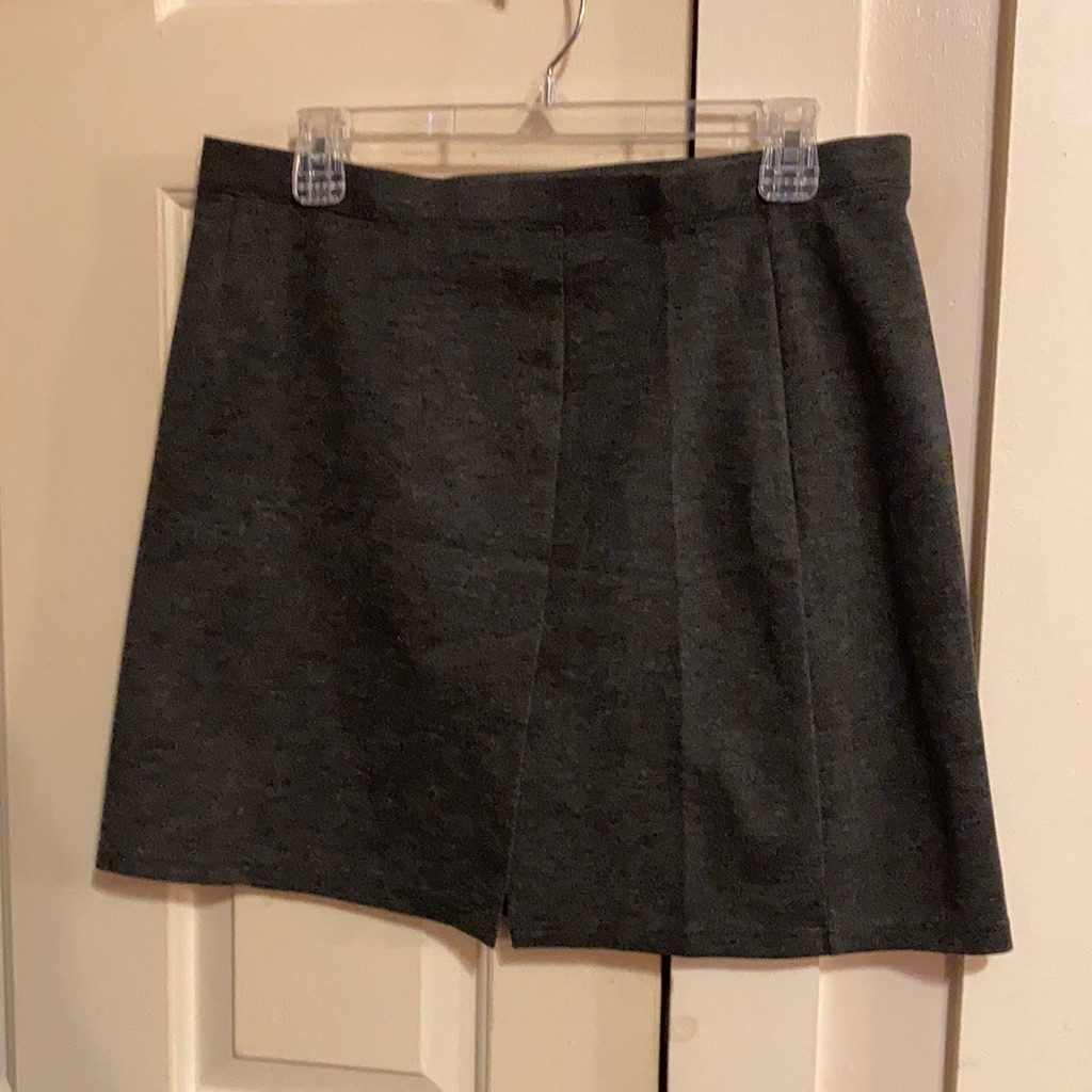 Express World Brand Gray Skirt Size L Express World Brand Gray Skirt Size L